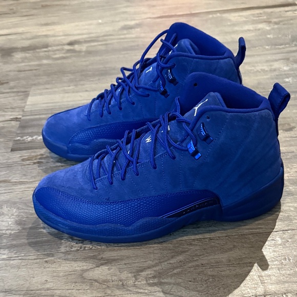 Jordan 12 Royal Bluemens 10 in half
